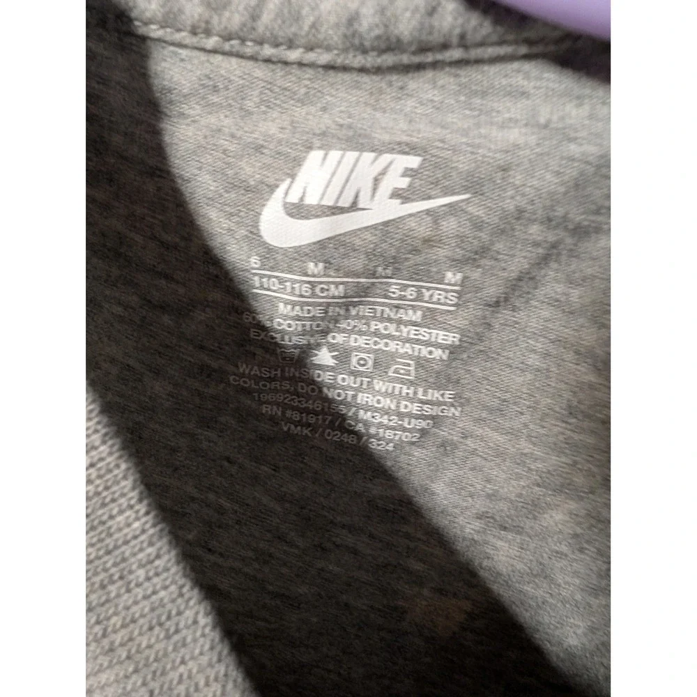 Nike Boys Gray Heather Swoosh Graphic T-Shirt Size M 5-6 YRS Blue Logo Tee